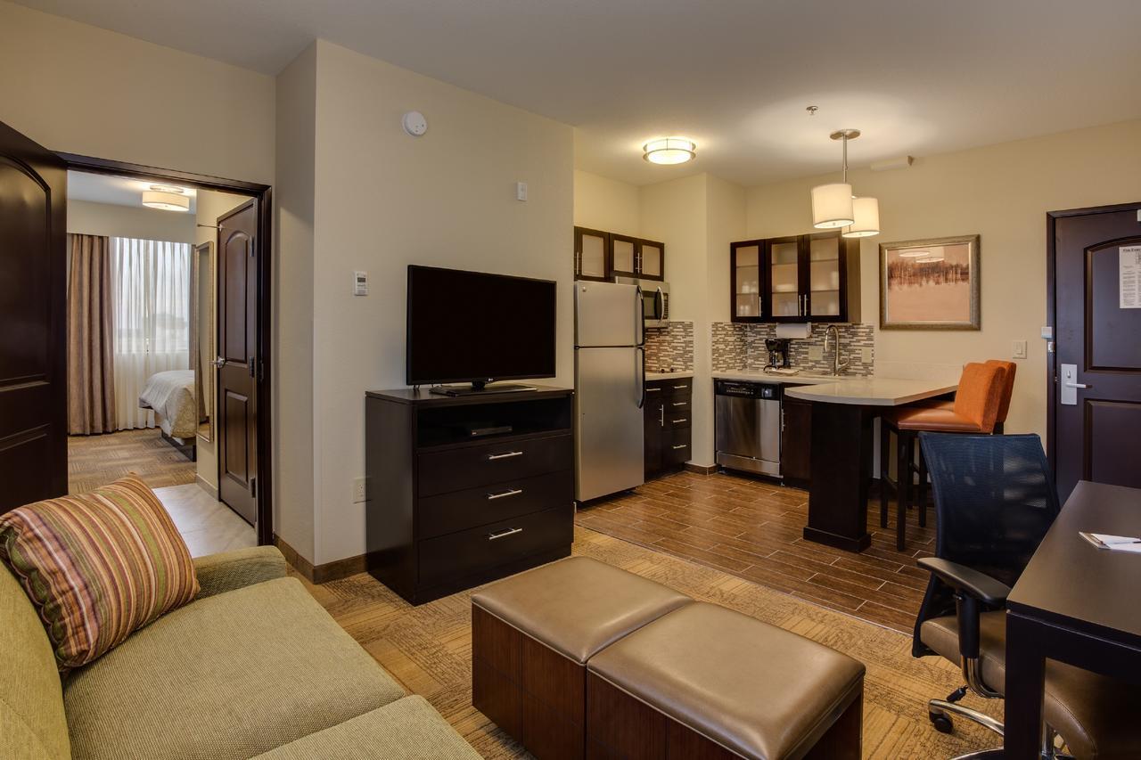Staybridge Suites Houston East - Baytown By Ihg Luaran gambar